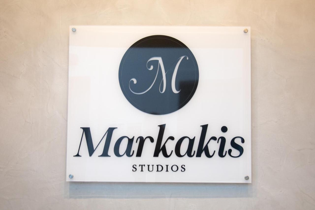Markakis Studios Fira Town Екстериор снимка