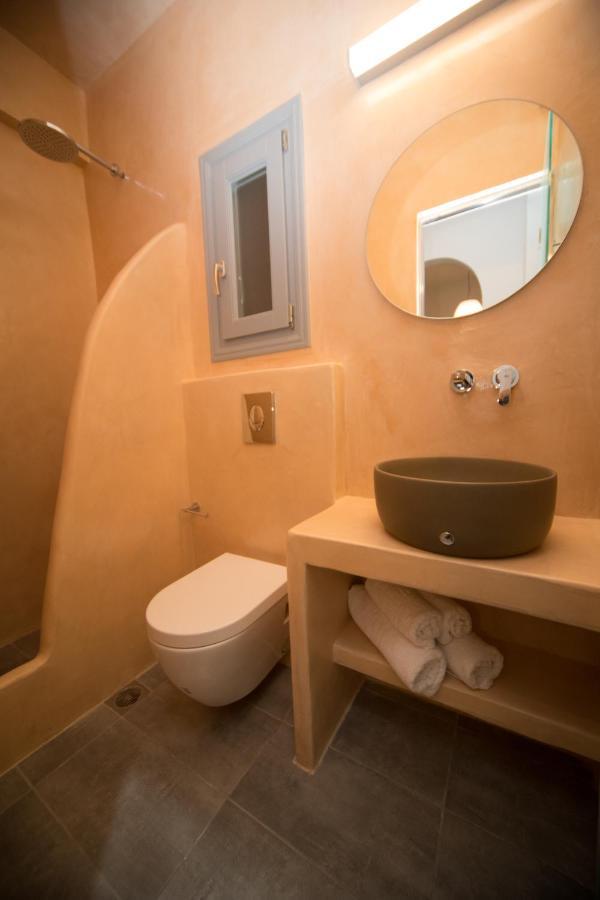 Markakis Studios Fira Town Екстериор снимка