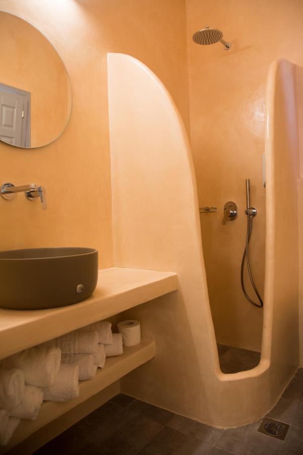 Markakis Studios Fira Town Екстериор снимка