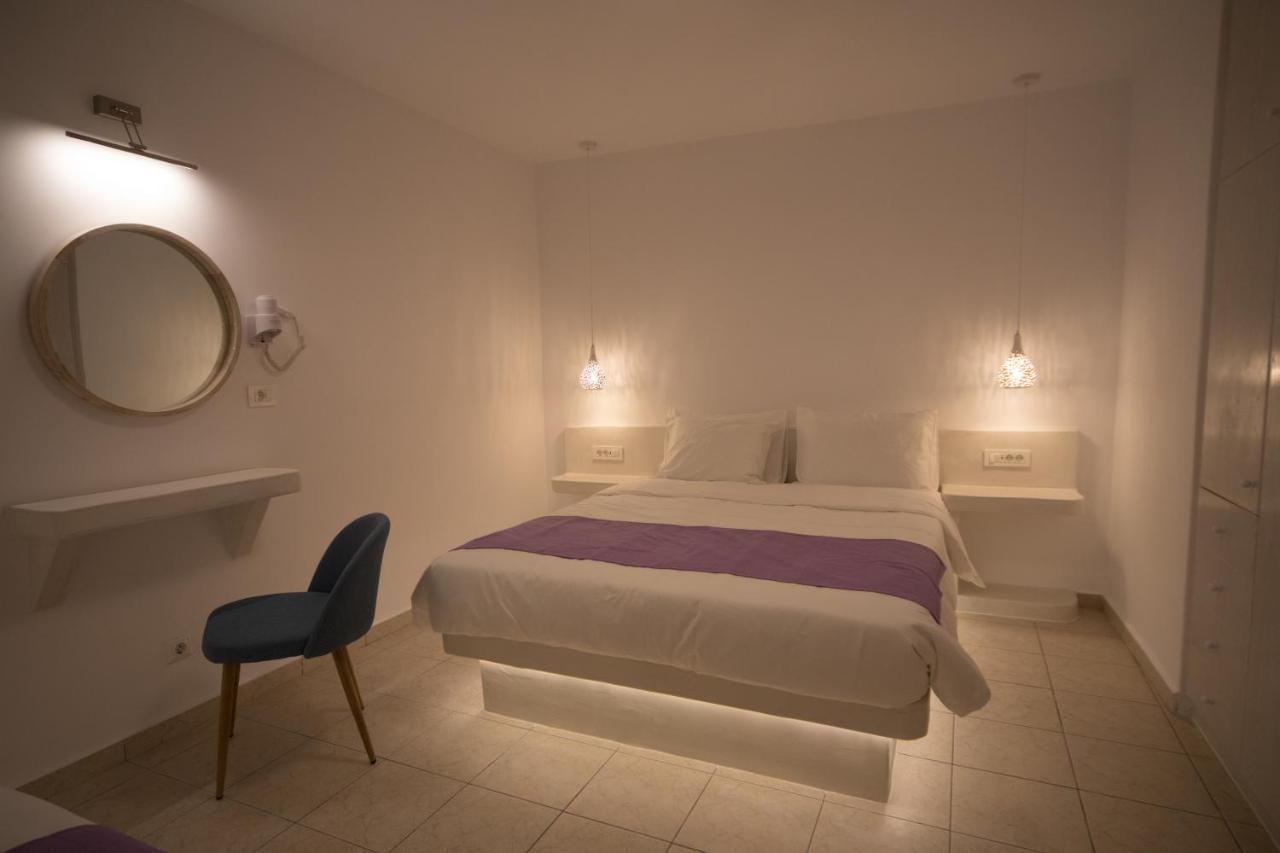 Markakis Studios Fira Town Екстериор снимка