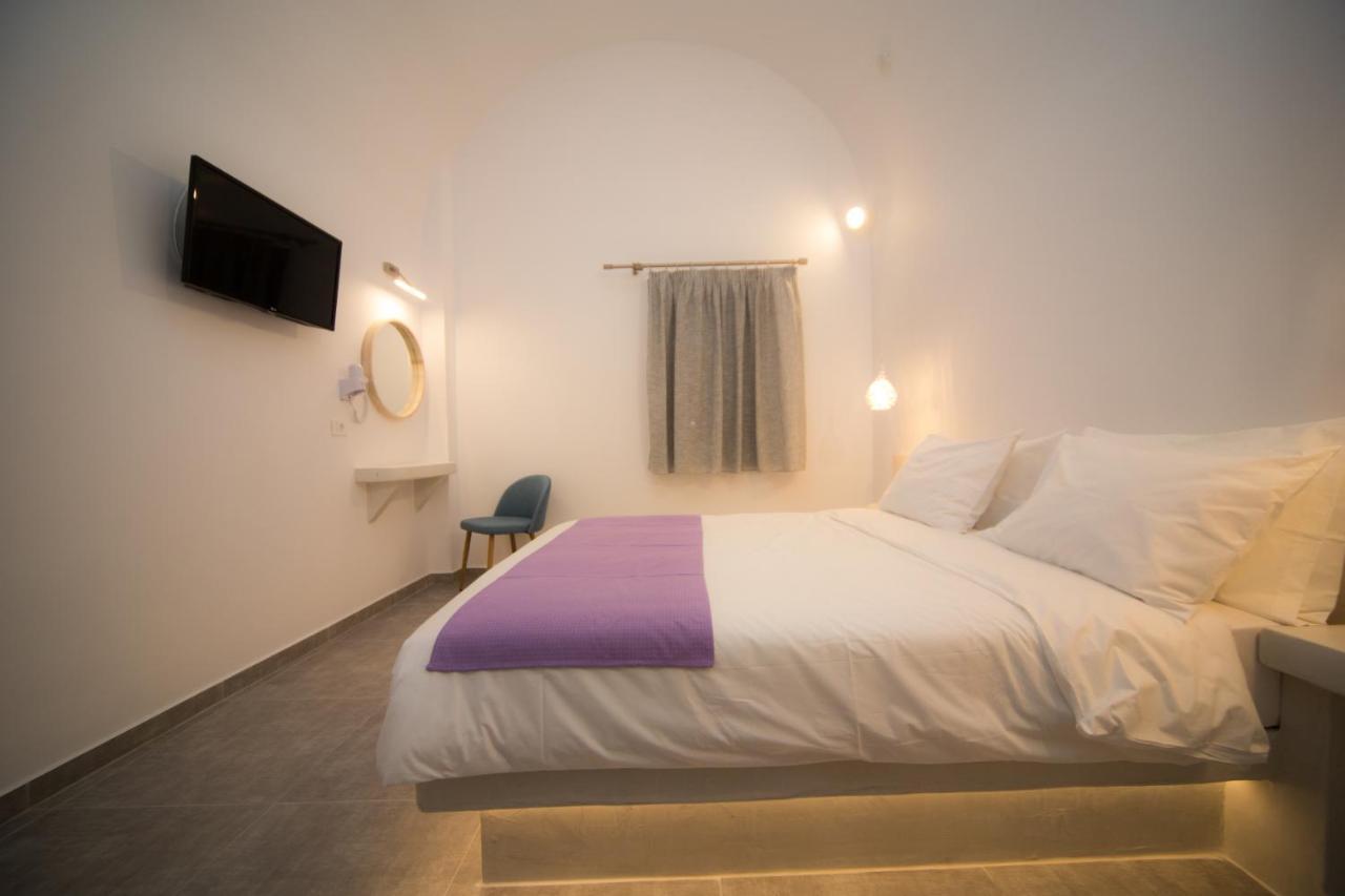 Markakis Studios Fira Town Екстериор снимка